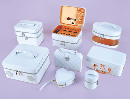 しろい 白い きょうめん 鏡面 PUの けしょう 化粧 はこ 箱 