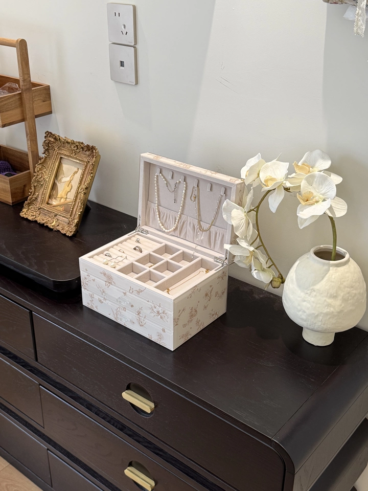 PU Light Luxury Jewelry Storage Box, Necklace Earring Ring Partitioned Storage Gift Box, Flip-Cover Magnetic Closure Design, Mirror Optional