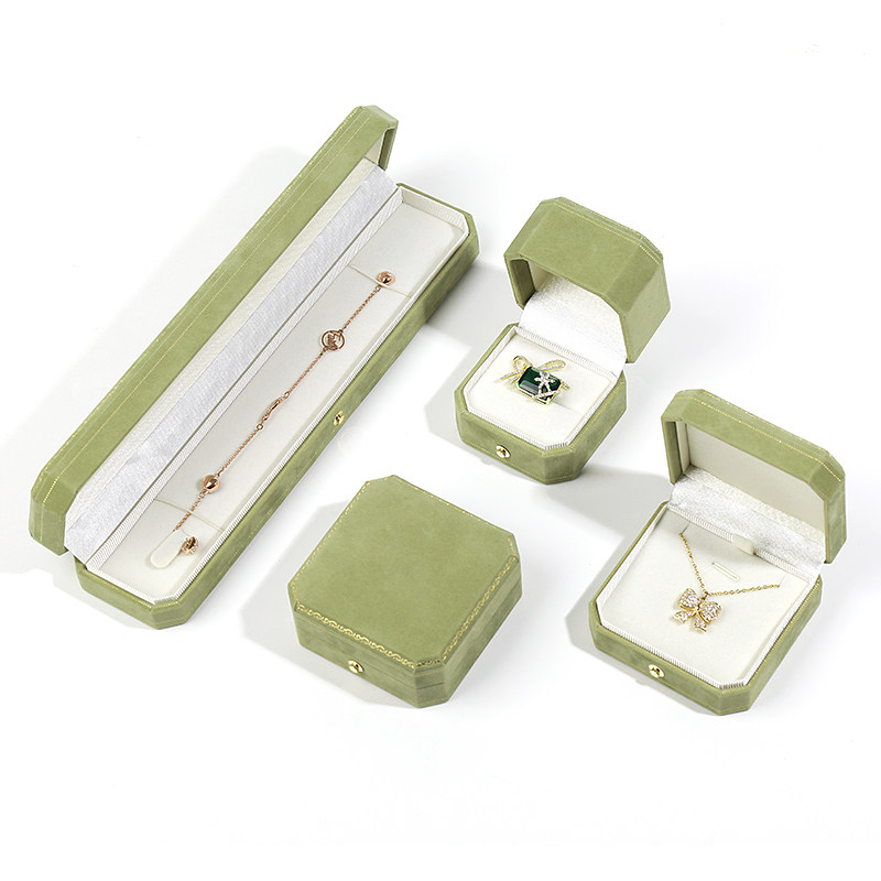 Lace Italian-style jewelry box, light luxury high-end velvet gift box, compartmentalized storage for bracelets, necklaces, bracelets, and rings, customizable LOGO for gifting.
