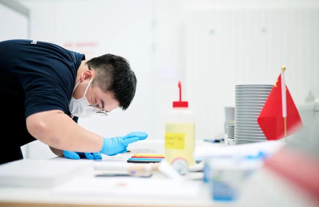 印刷媒体技术赛场选手调色