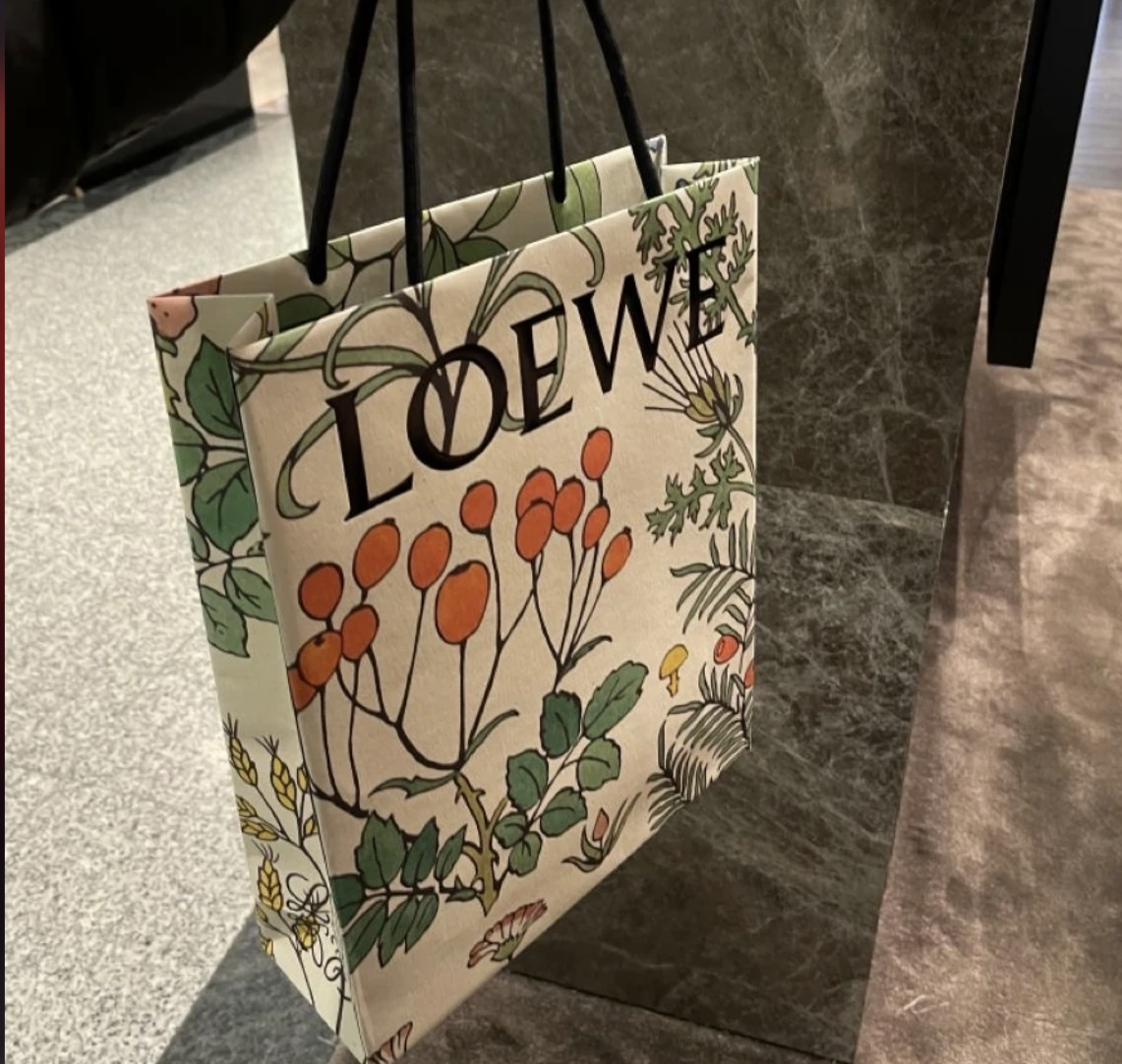 Individuell bedruckte Papiertragetaschen mit künstlerischen Illustrationen, Blumen- und Vogelmotiven, Batik-Farben, Kreativ-Einkaufstaschen, komplette Marken-Geschenktragetaschen, OEM